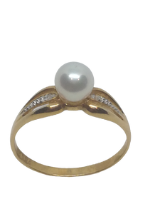 Bague en or, perle de culture et diamants