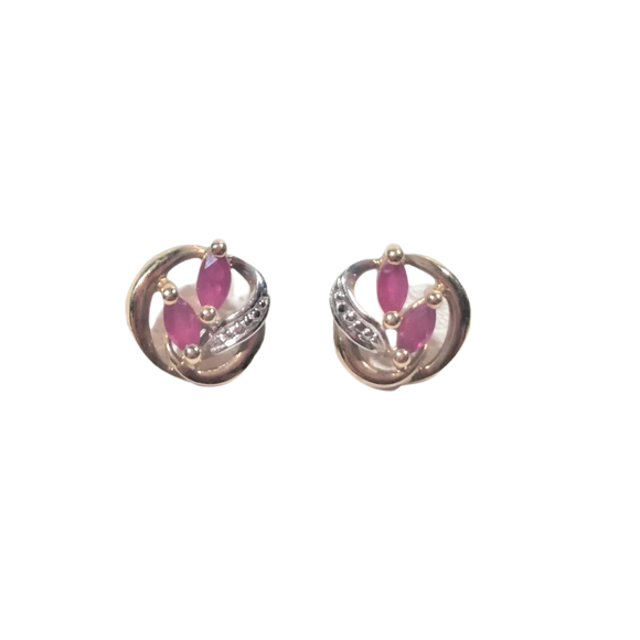 Boucles d'oreilles en or, rubis